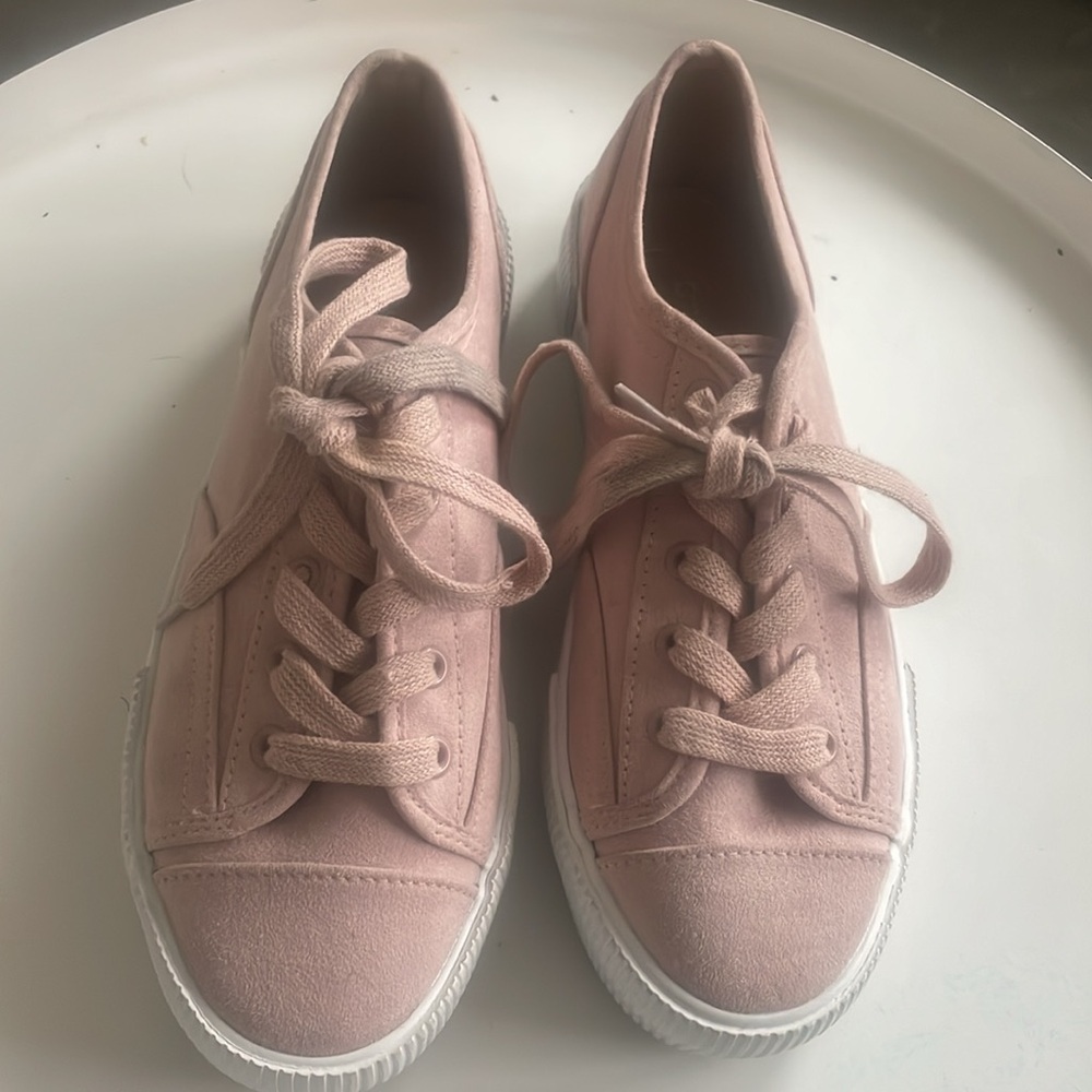 H &M by Divided NWOT Platform Sneakers